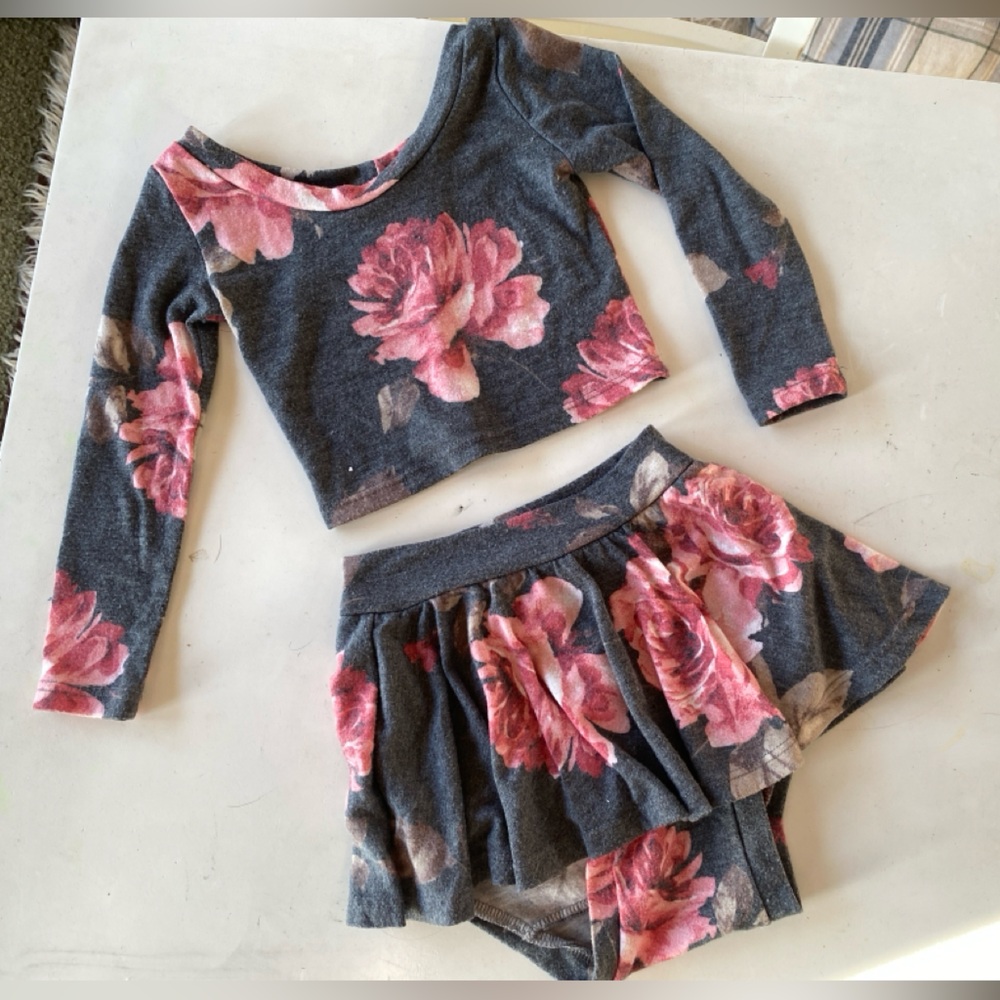 Wild Rich Kids floral 2 piece